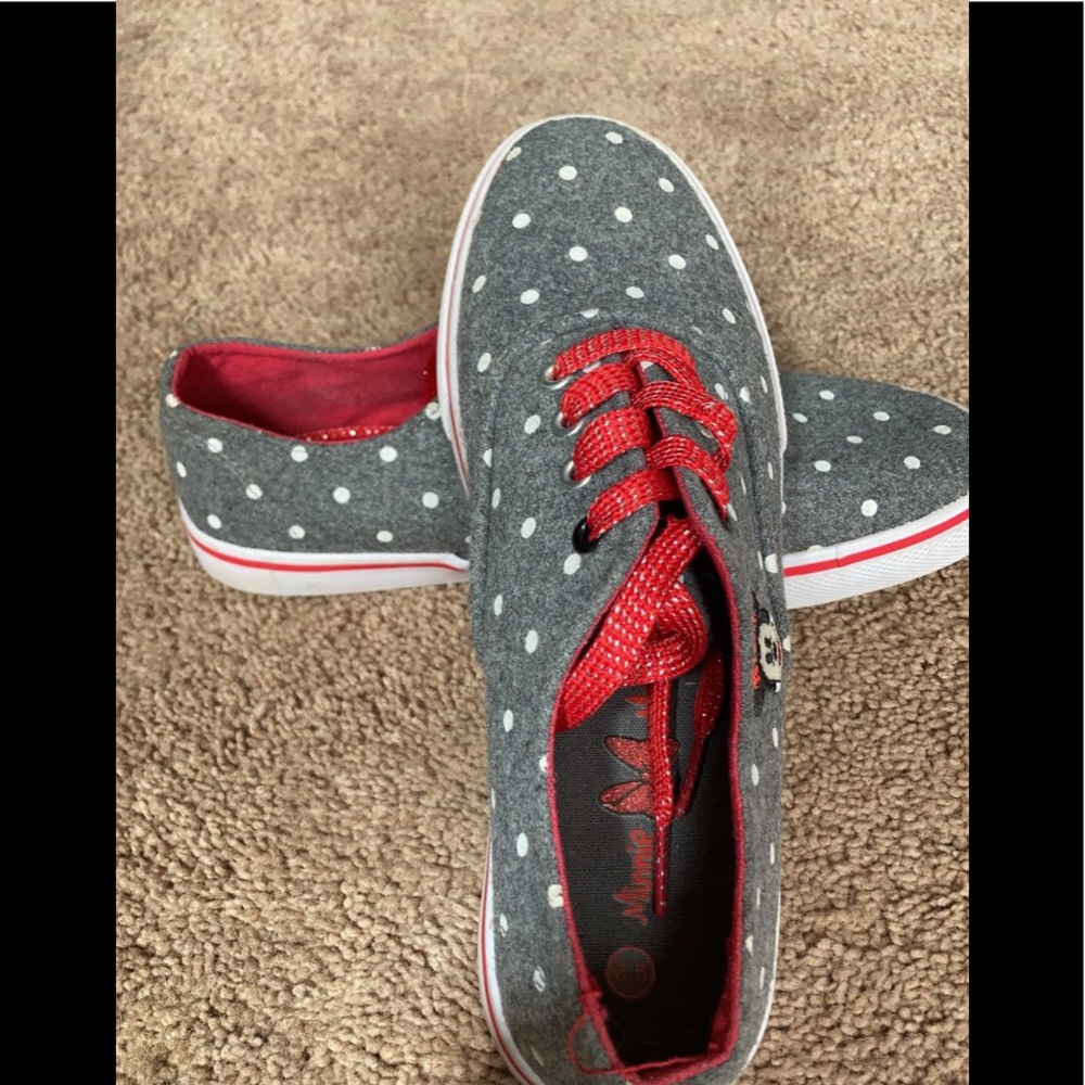 Women’s Minnie mouse sneakers
